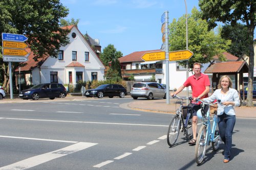 Die Daverdener Kreuzung war auf der Tour der Ideen von Dörte Liebetruth ein wesentlicher Programmpunkt.