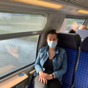 Kira Georg im Zug