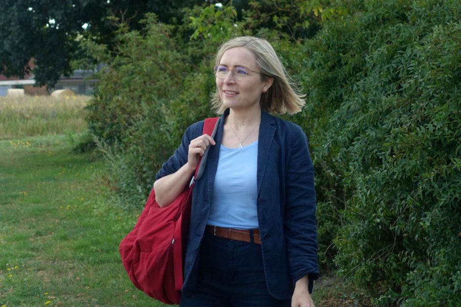 Dörte Liebetruth im Grünen