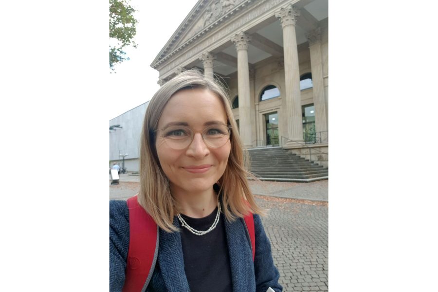 örte Liebetruth vor dem Landtag