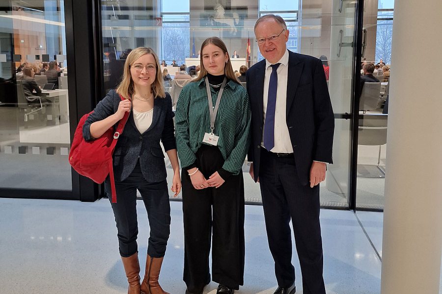 Nike Heitmann mit Dörte Liebetruth und Stephan Weil