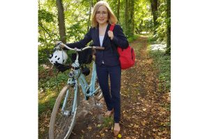 Dörte Liebetruth mit Fahrrad